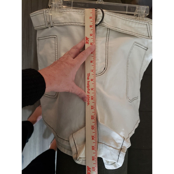 Nordstrom BP Women's High Waisted Ivory with Contrast Seaming Belted Shorts. 1X - Picture 7 of 12